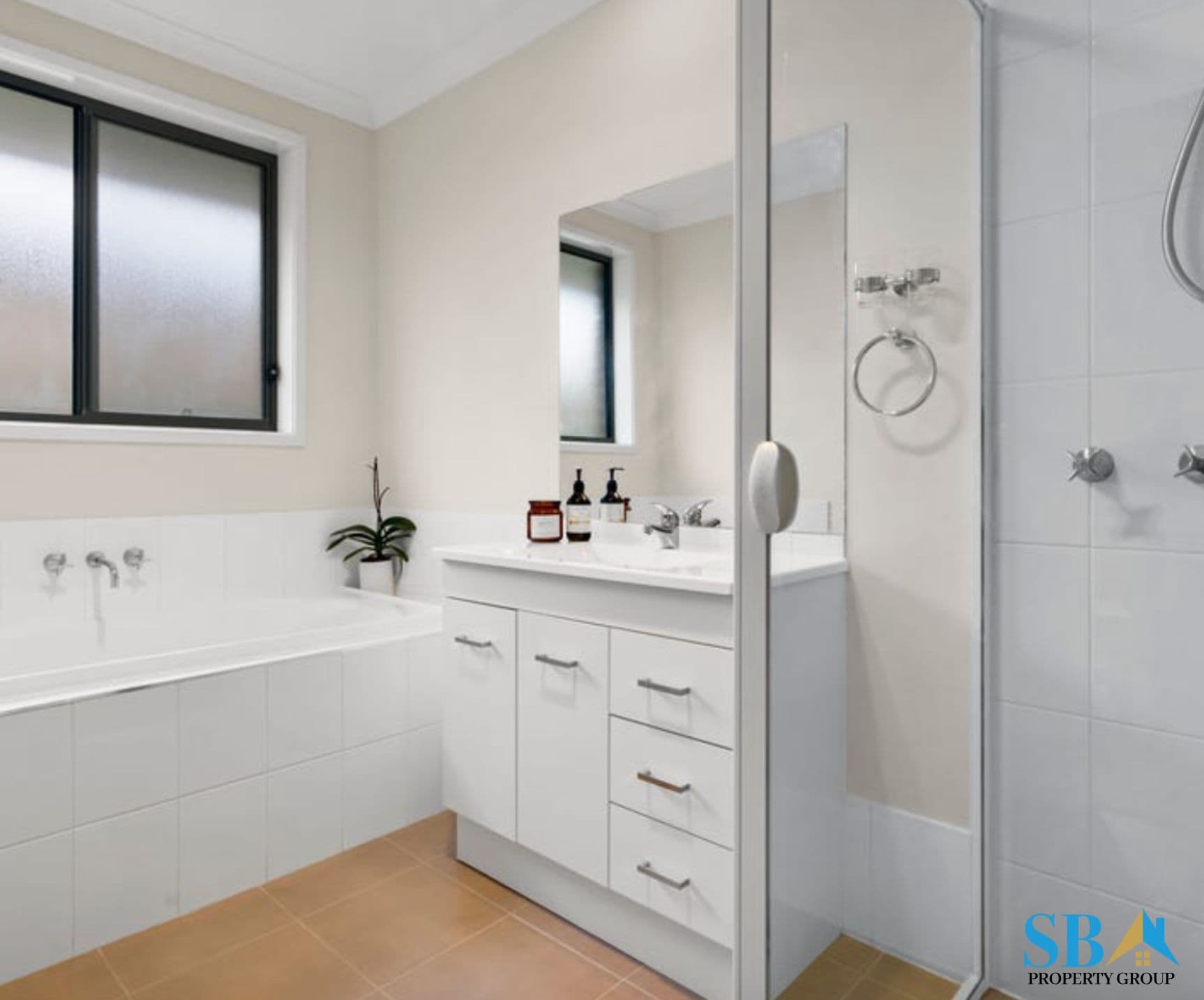 5 Ron Hoy Street, MACGREGOR ACT 2615 - Image 9