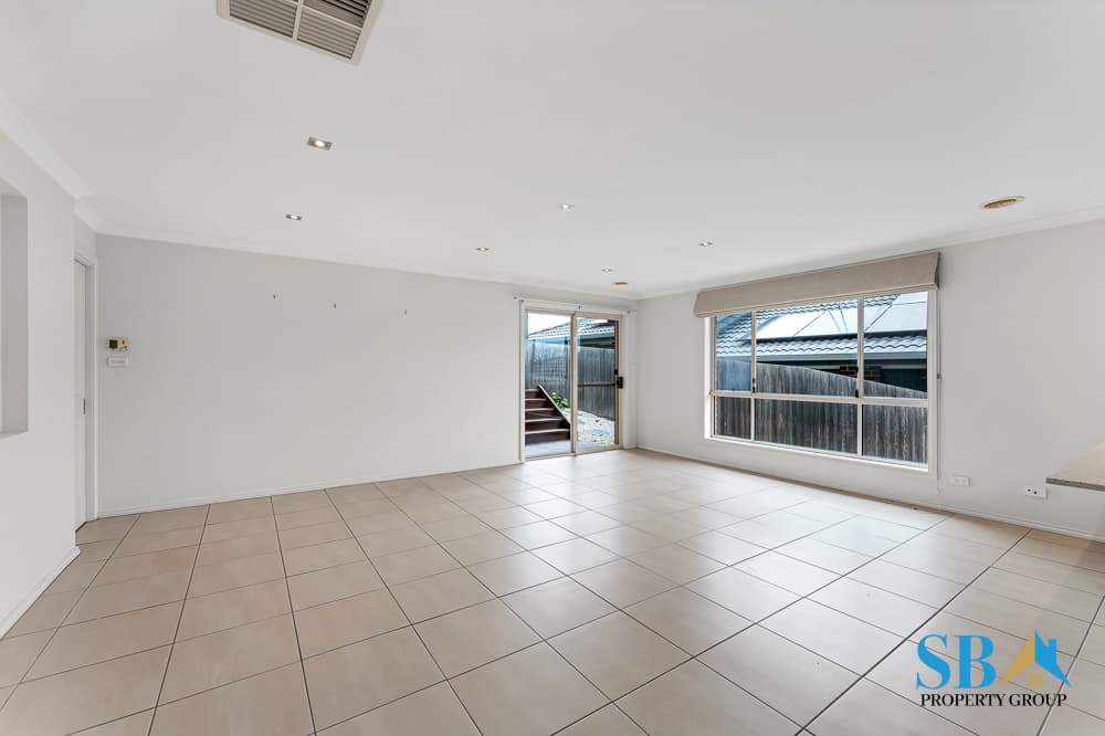 8 Powley Street, CASEY ACT 2913 - Image 4